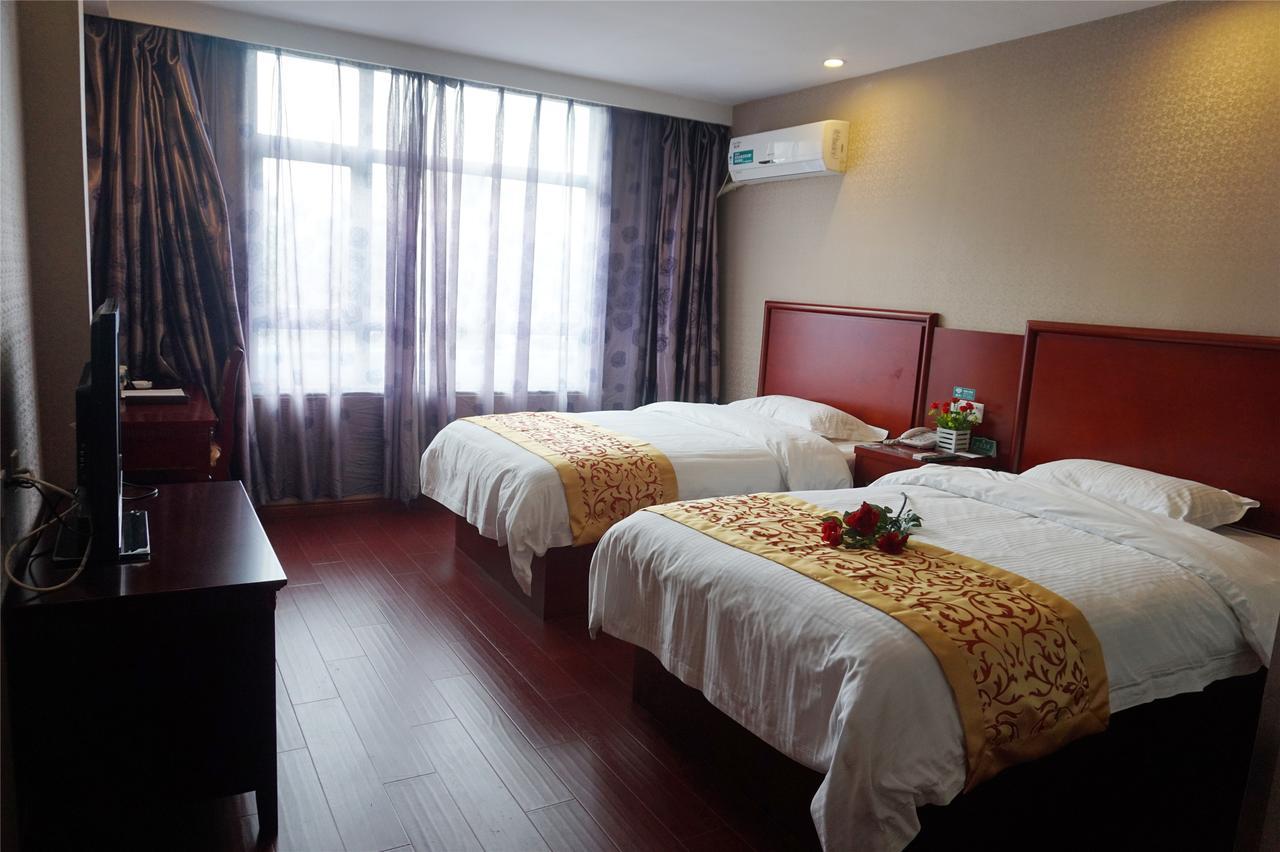 Greentree Inn Huanggang Qichun County Ouyada Square Express Hotel Dış mekan fotoğraf